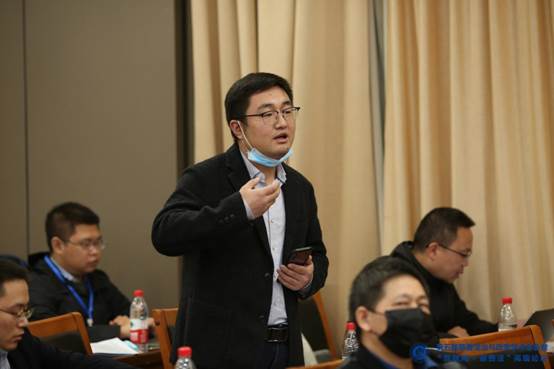 16.公海贵宾会官网法社会学院公杰博士与李喜燕教授讨论